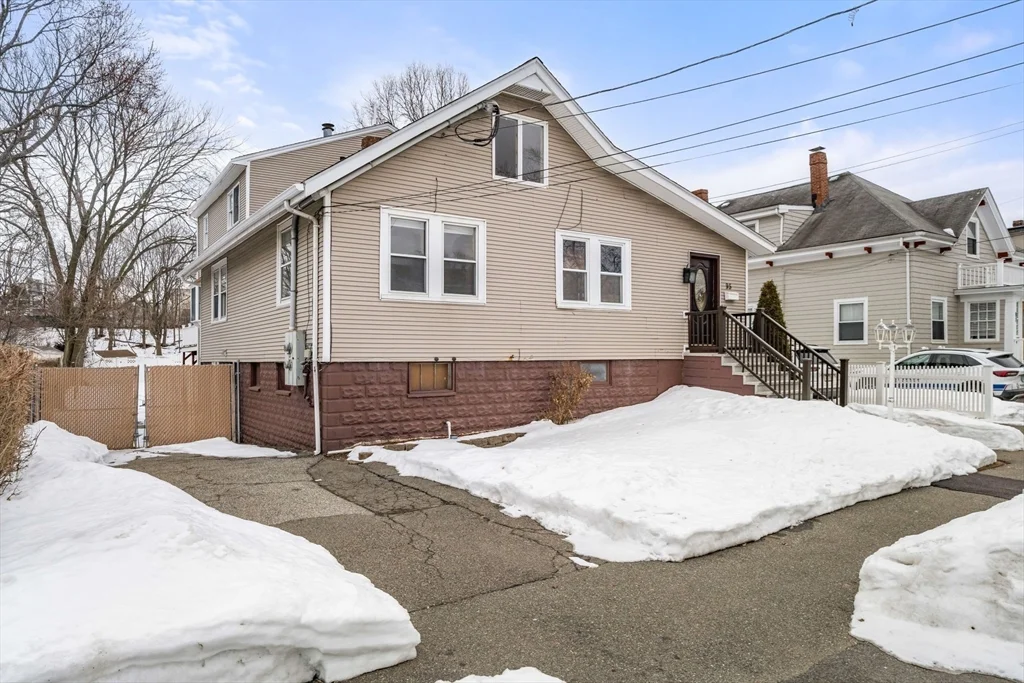 2 bed, 1 bath apartment for rent at 95 Harris St Unit A, Revere — photo 2 of 21