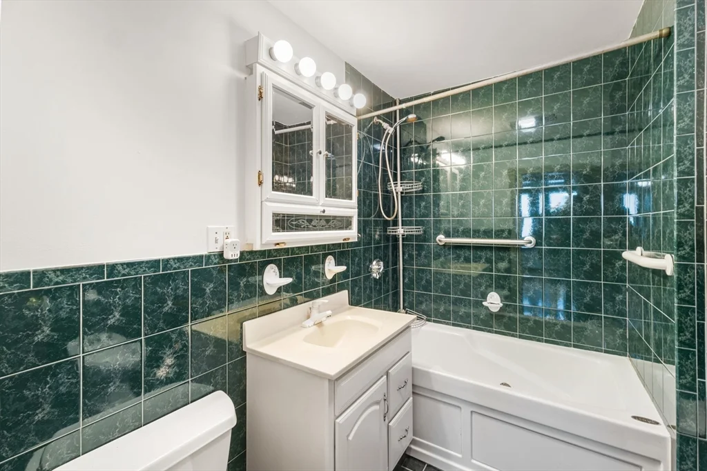 2 bed, 1 bath apartment for rent at 95 Harris St Unit A, Revere — photo 12 of 21