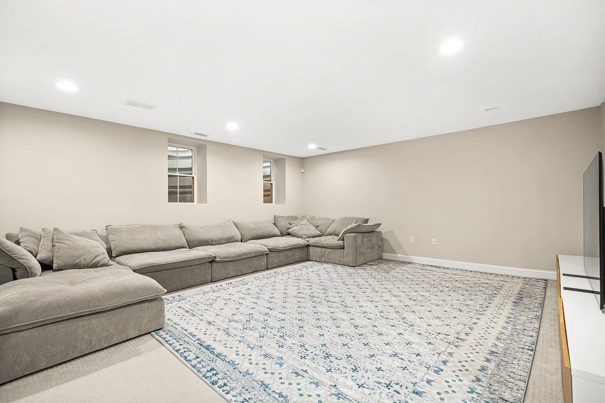 4 bed, 4+ bath apartment for rent at 95 Hemingway St Unit 95, Winchester — photo 31 of 42