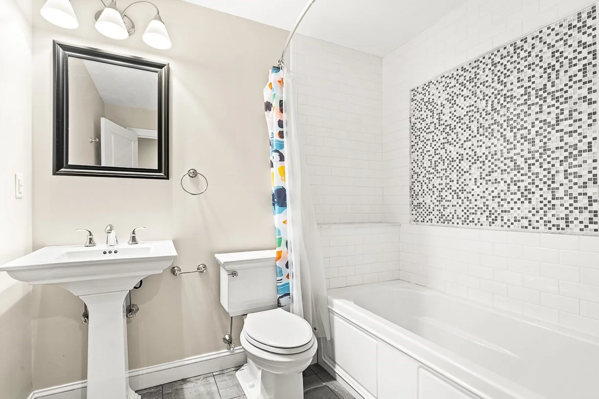 4 bed, 4+ bath apartment for rent at 95 Hemingway St Unit 95, Winchester — photo 29 of 42