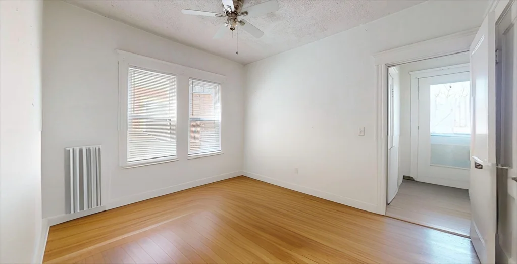 3 bed, 1 bath apartment for rent at 95 Jamaica Unit 1, Jamaica Plain — photo 4 of 14