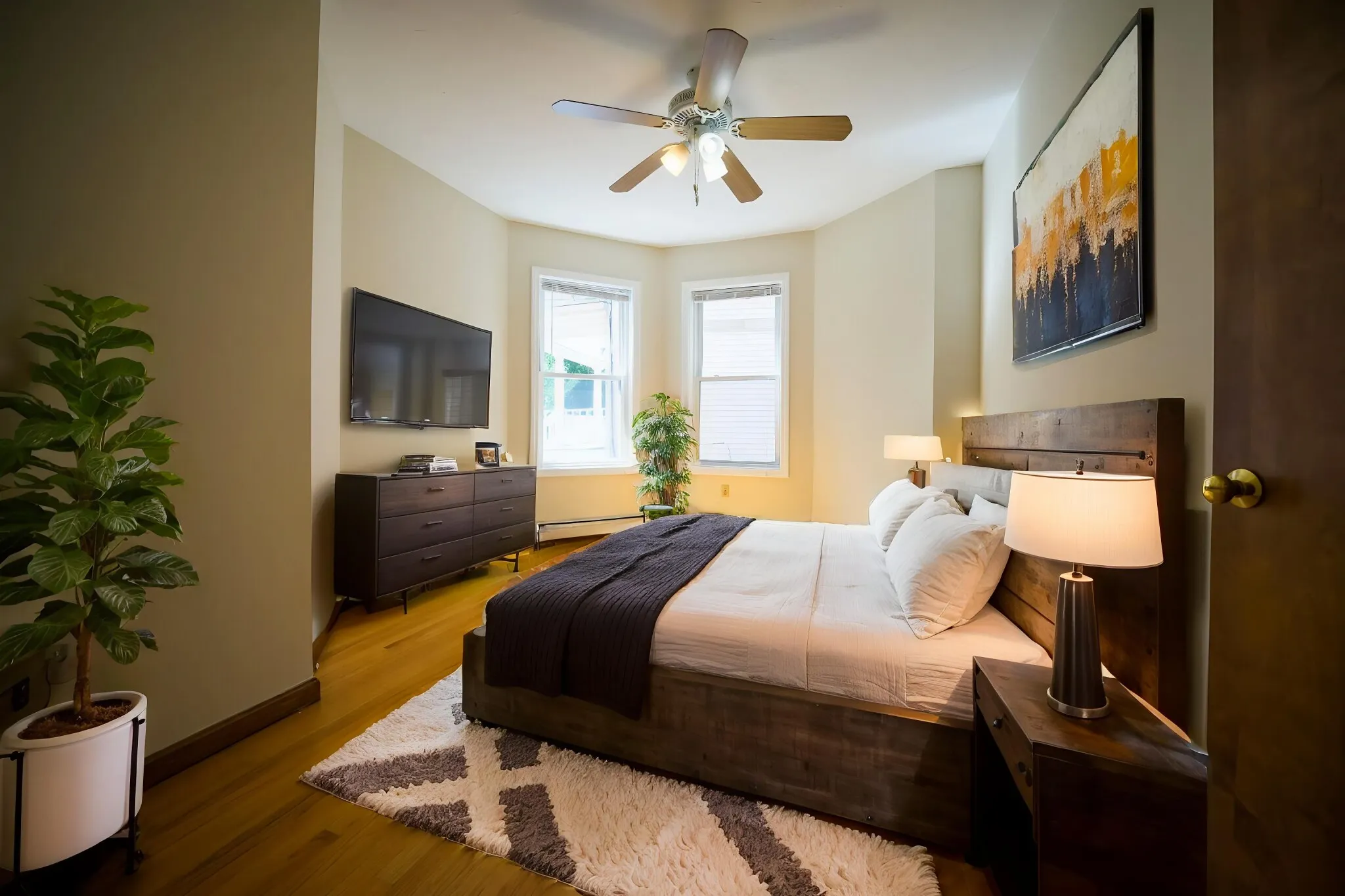 3 bed, 2 bath apartment for rent at 95 Kilsyth Rd Unit 1, Brighton — photo 2 of 15