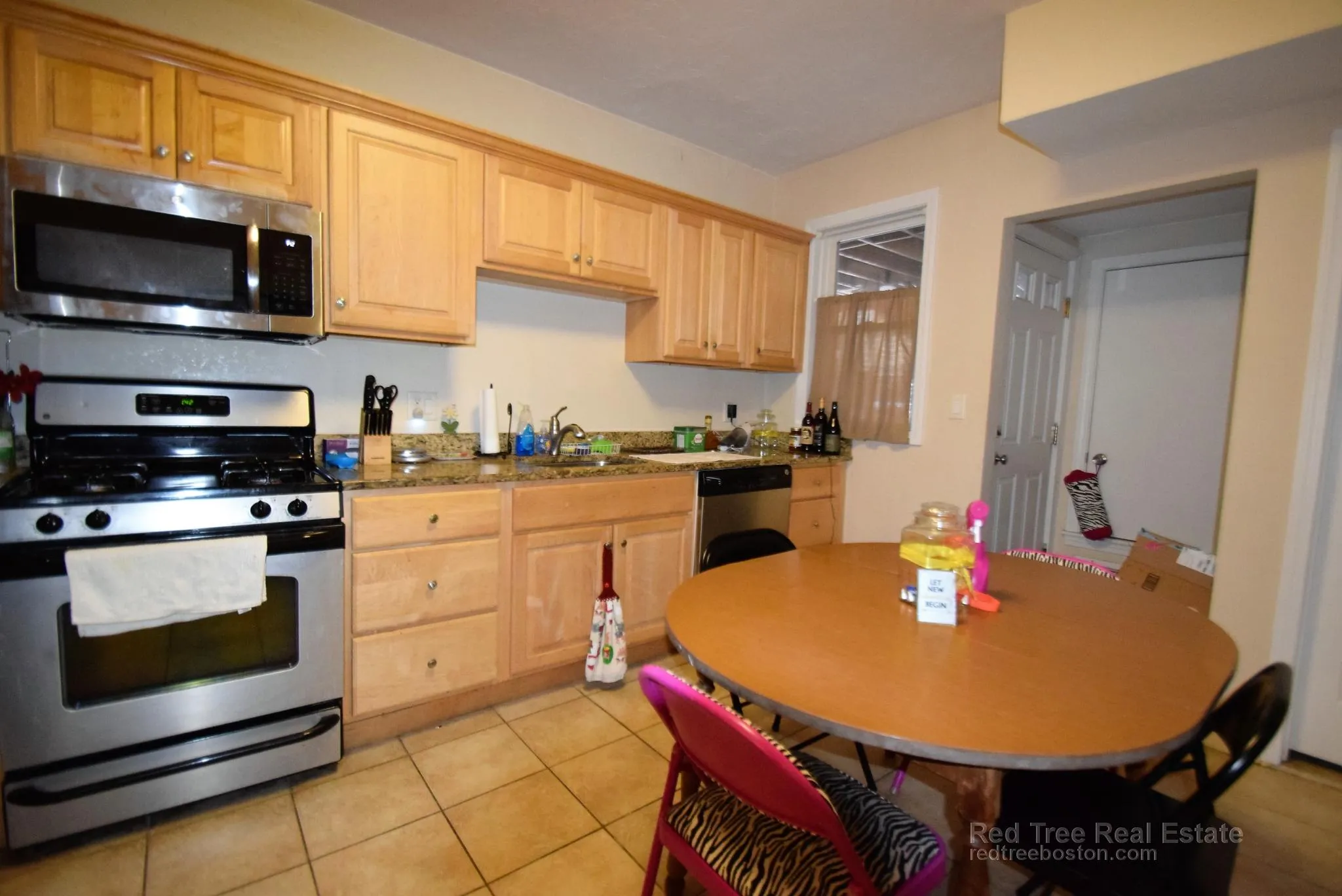 3 bed, 2 bath apartment for rent at 95 Kilsyth Rd Unit 1, Brighton — photo 4 of 15