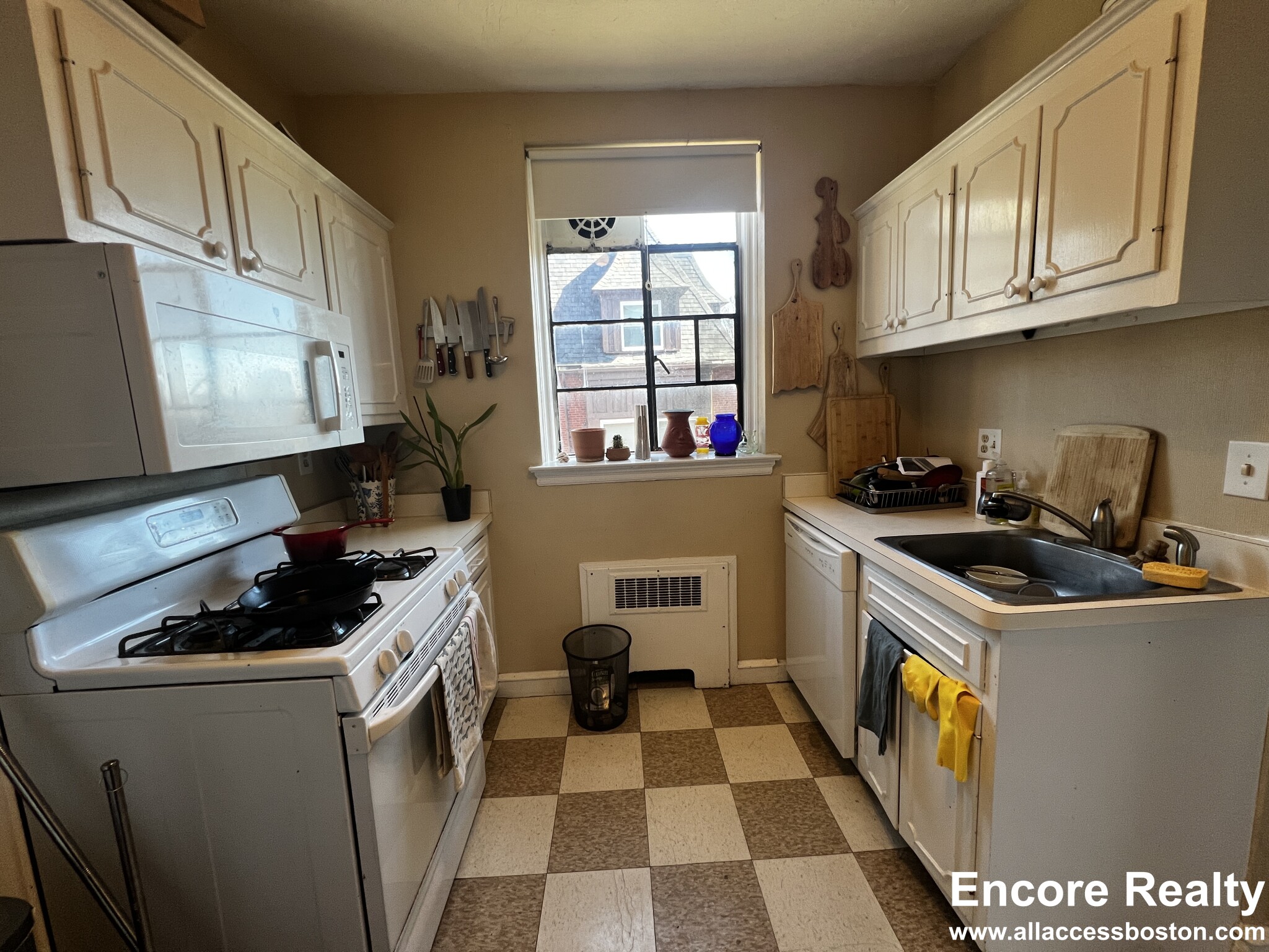 2 bed, 2 bath apartment for rent at 95 Longwood Ave Unit 4, Coolidge Corner — photo 10 of 20