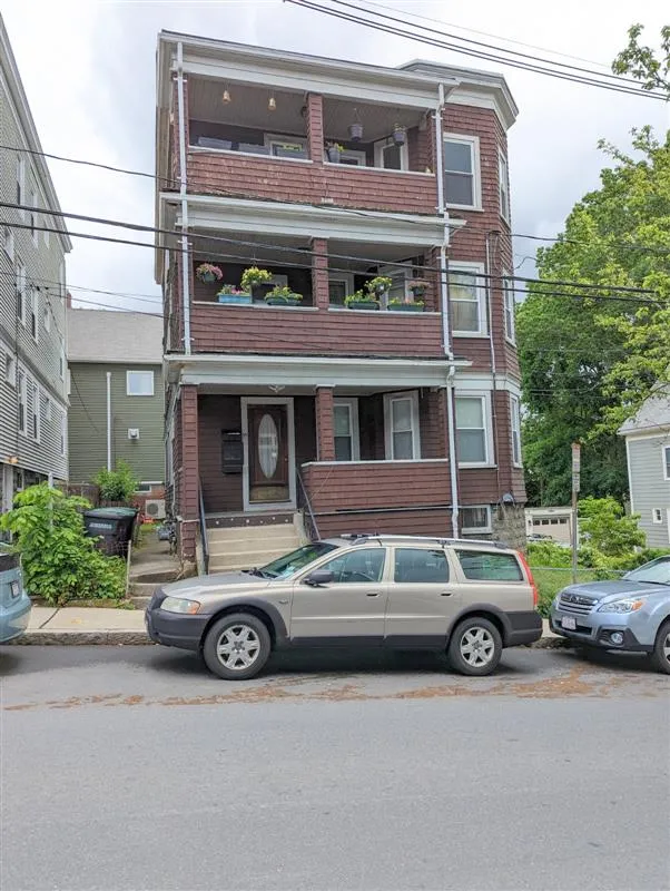 2 bed, 1 bath apartment for rent at 95 Lowell St Unit 2, Spring Hill — photo 3 of 18