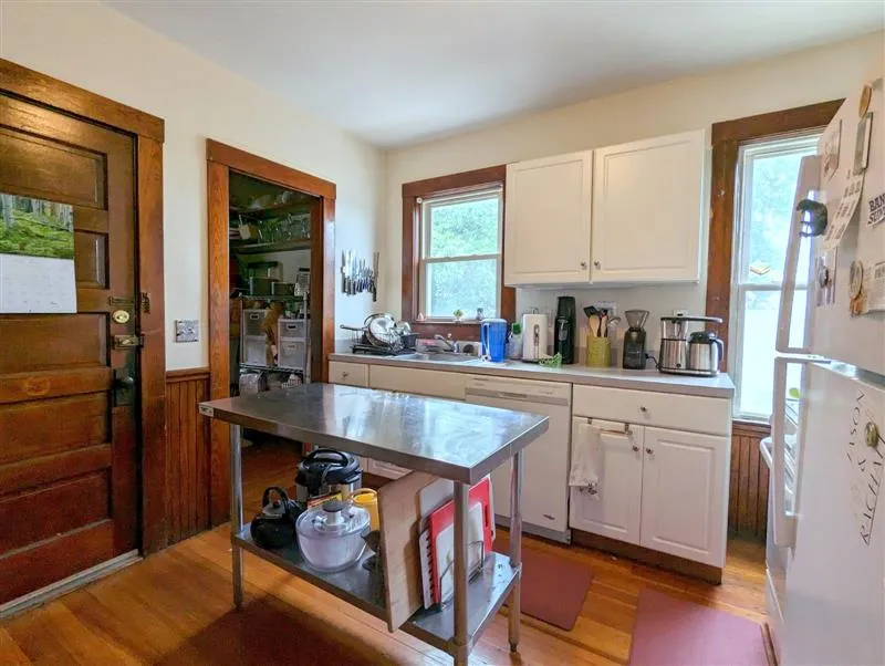 2 bed, 1 bath apartment for rent at 95 Lowell St Unit 2, Spring Hill — photo 7 of 18
