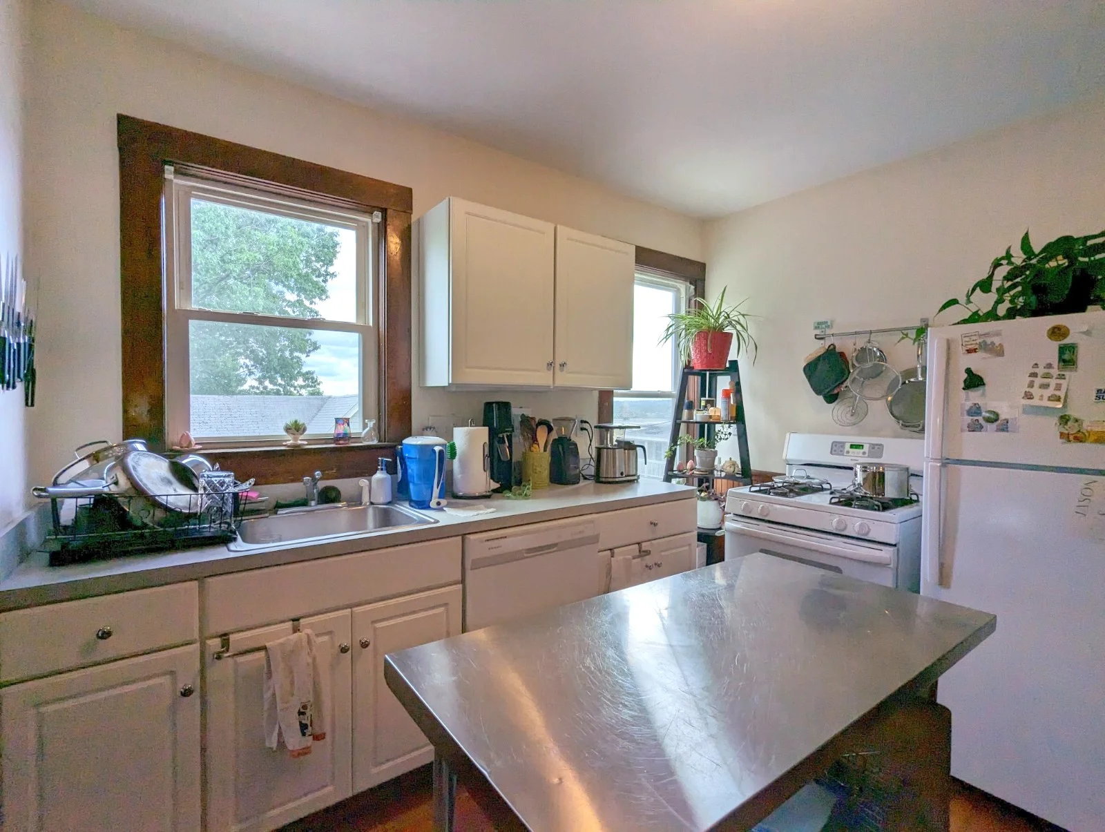 2.5 bed, 1 bath apartment for rent at 95 Lowell St Unit 3, Spring Hill — photo 10 of 25