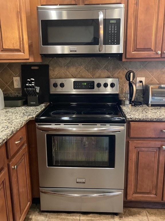 1 bed, 1 bath apartment for rent at 95 Maple St Unit 15, Malden — photo 4 of 9