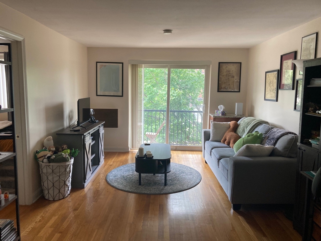 1 bed, 1 bath apartment for rent at 95 Maple St Unit 15, Malden — photo 2 of 9