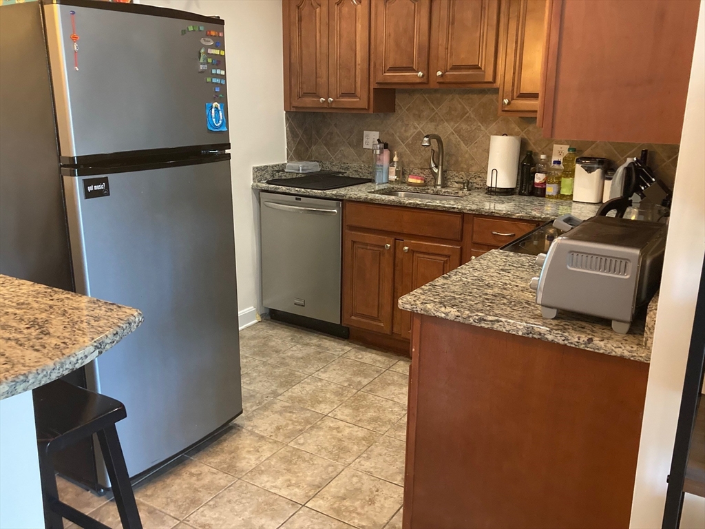1 bed, 1 bath apartment for rent at 95 Maple St Unit 15, Malden — photo 3 of 9