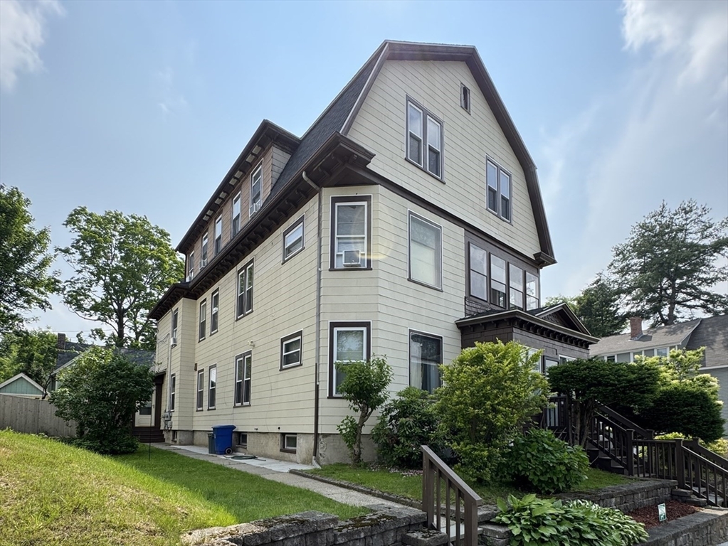 3 bed, 1 bath apartment for rent at 95 May St Unit 2, West Side — photo 1 of 13