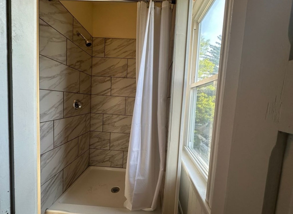 3 bed, 1 bath apartment for rent at 95 May St Unit 3, West Side — photo 17 of 19