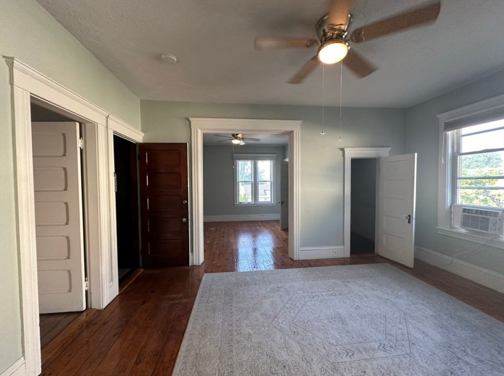 3 bed, 1 bath apartment for rent at 95 May St Unit 3, West Side — photo 5 of 19