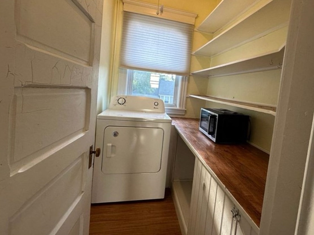 3 bed, 1 bath apartment for rent at 95 May St Unit 3, West Side — photo 13 of 19