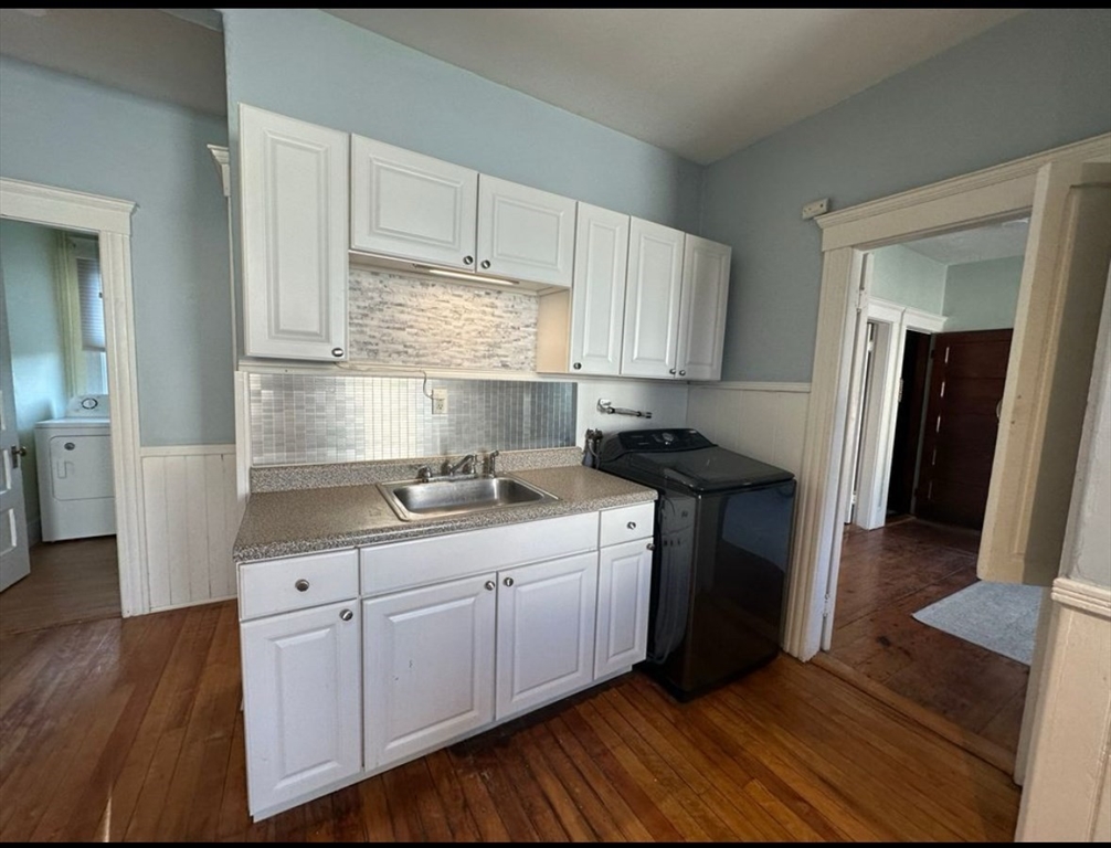 3 bed, 1 bath apartment for rent at 95 May St Unit 3, West Side — photo 12 of 19