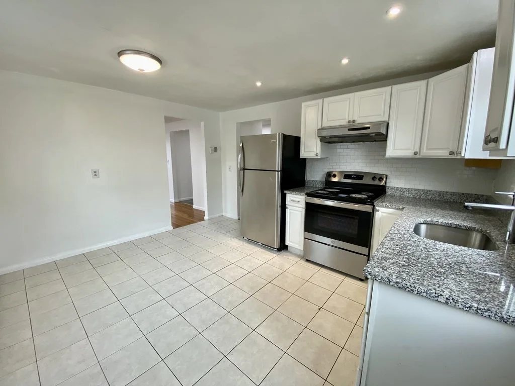 3 bed, 1 bath apartment for rent at 95 Metropolitan Ave Unit 3, Roslindale — photo 5 of 17