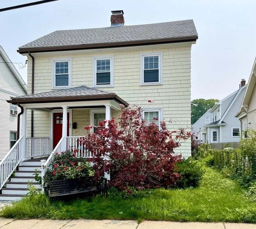 3 bed, 1 bath apartment for rent at 95 Murdock St Unit 95, Brighton — photo 1 of 13