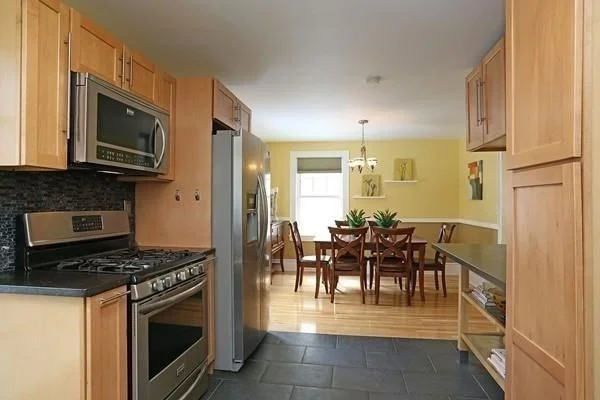 3 bed, 1 bath apartment for rent at 95 Murdock St Unit 95, Brighton — photo 4 of 13