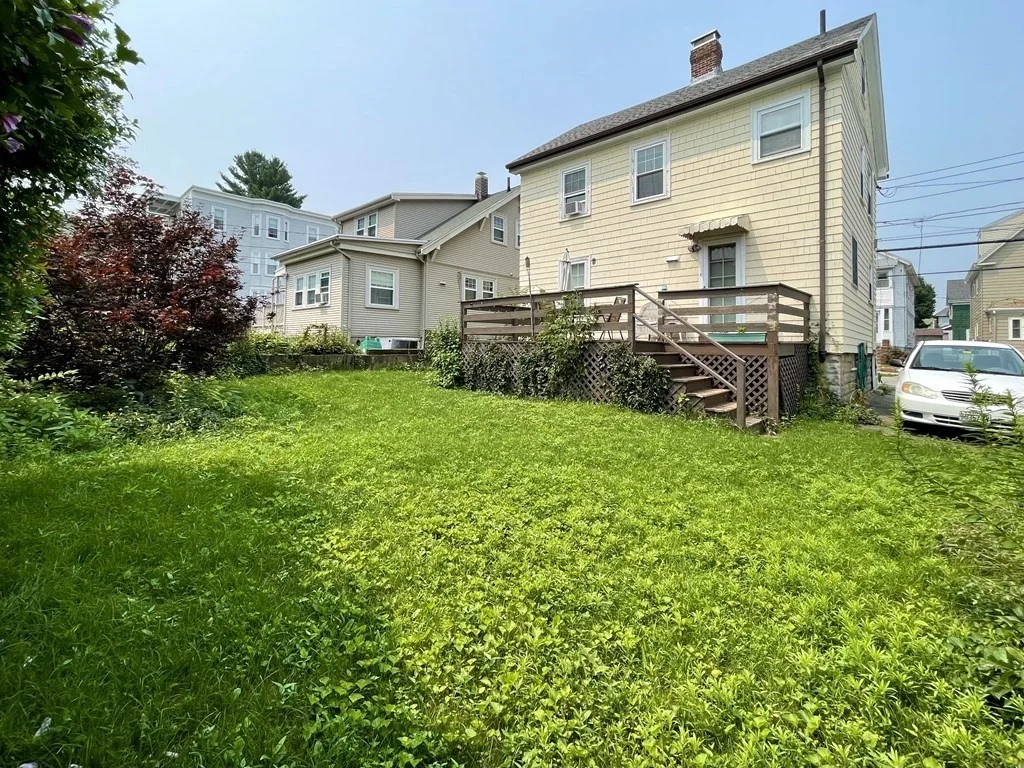 3 bed, 1 bath apartment for rent at 95 Murdock St Unit 95, Brighton — photo 2 of 13