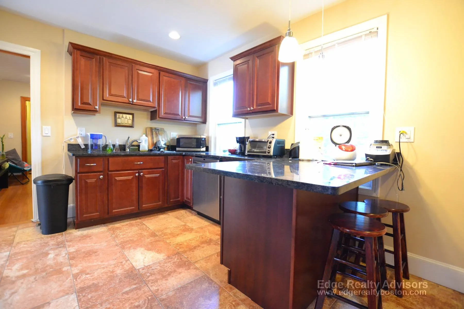 3 bed, 2 bath apartment for rent at 95 Nottinghill Rd Unit 1, Brighton — photo 2 of 13