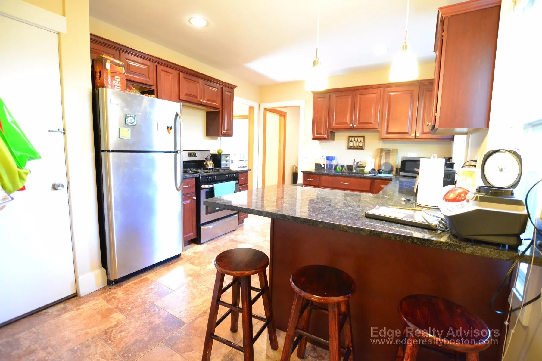 3 bed, 2 bath apartment for rent at 95 Nottinghill Rd Unit 1, Brighton — photo 5 of 13