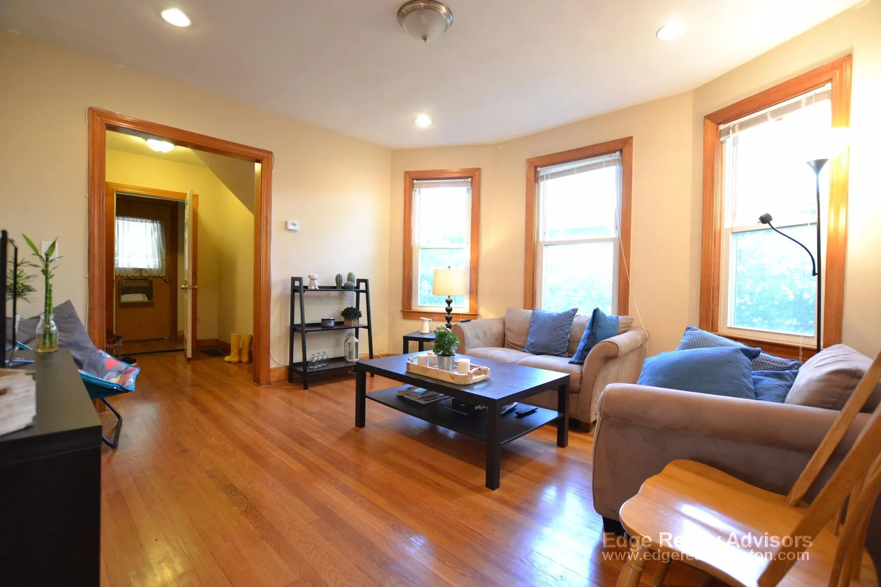 3 bed, 2 bath apartment for rent at 95 Nottinghill Rd Unit 1, Brighton — photo 3 of 13