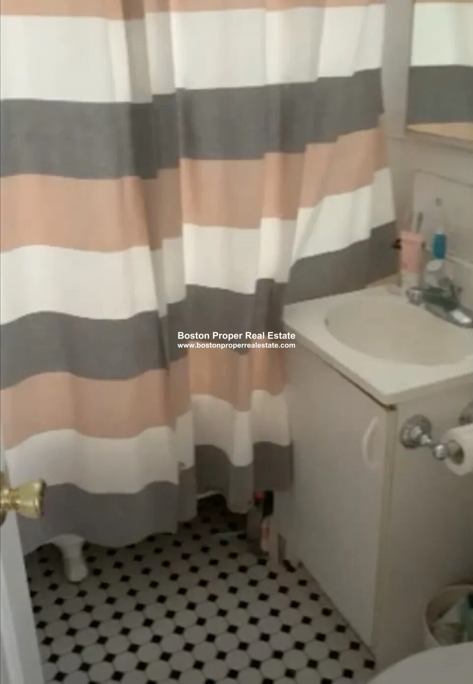 2 bed, 1 bath apartment for rent at 95 Park Dr Unit 15, Fenway — photo 4 of 8