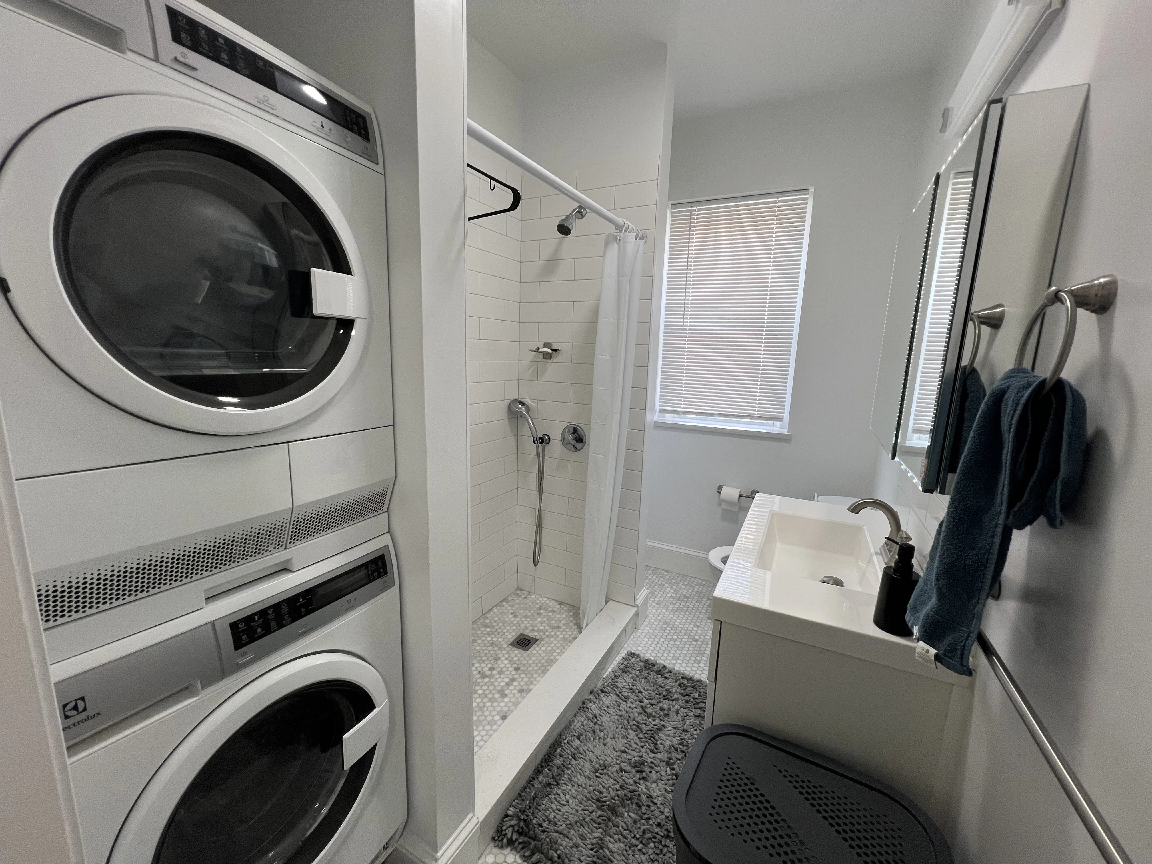 Studio bed, 1 bath apartment for rent at 95 Park Dr Unit 23, Fenway — photo 2 of 7