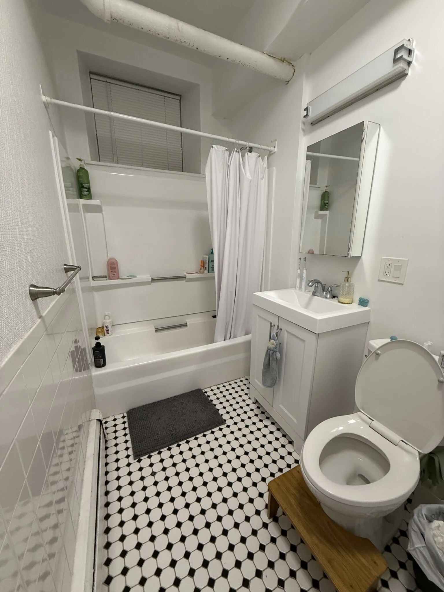 2 bed, 1 bath apartment for rent at 95 Park Dr Unit 25, Fenway — photo 9 of 13