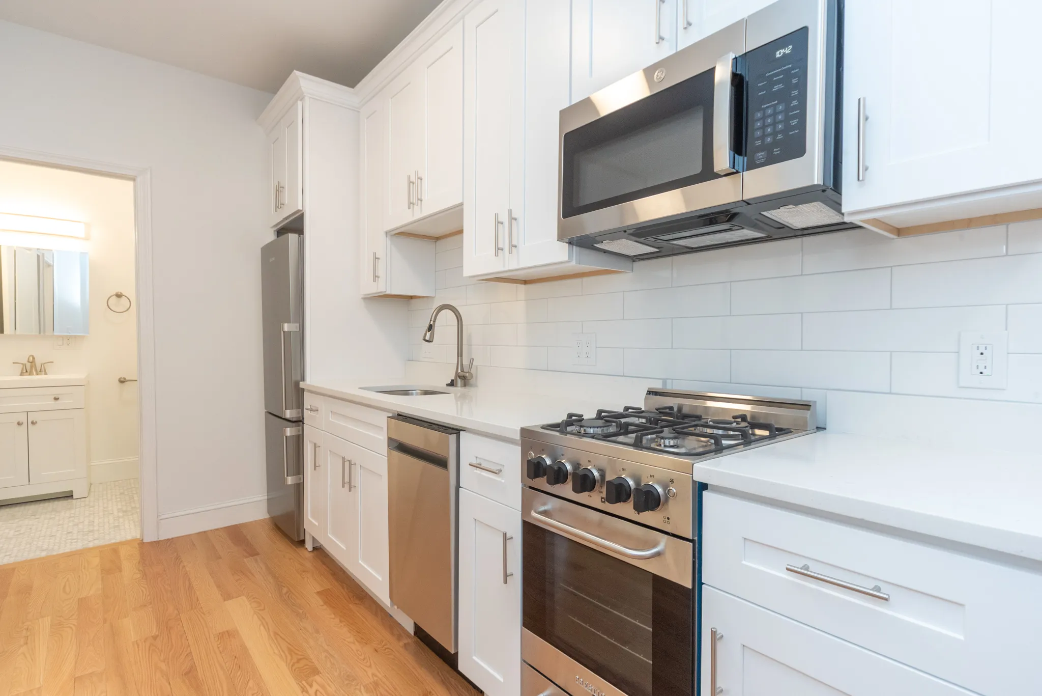 2 bed, 1.5 bath apartment for rent at 95 Park Dr Unit 6, Fenway — photo 3 of 16