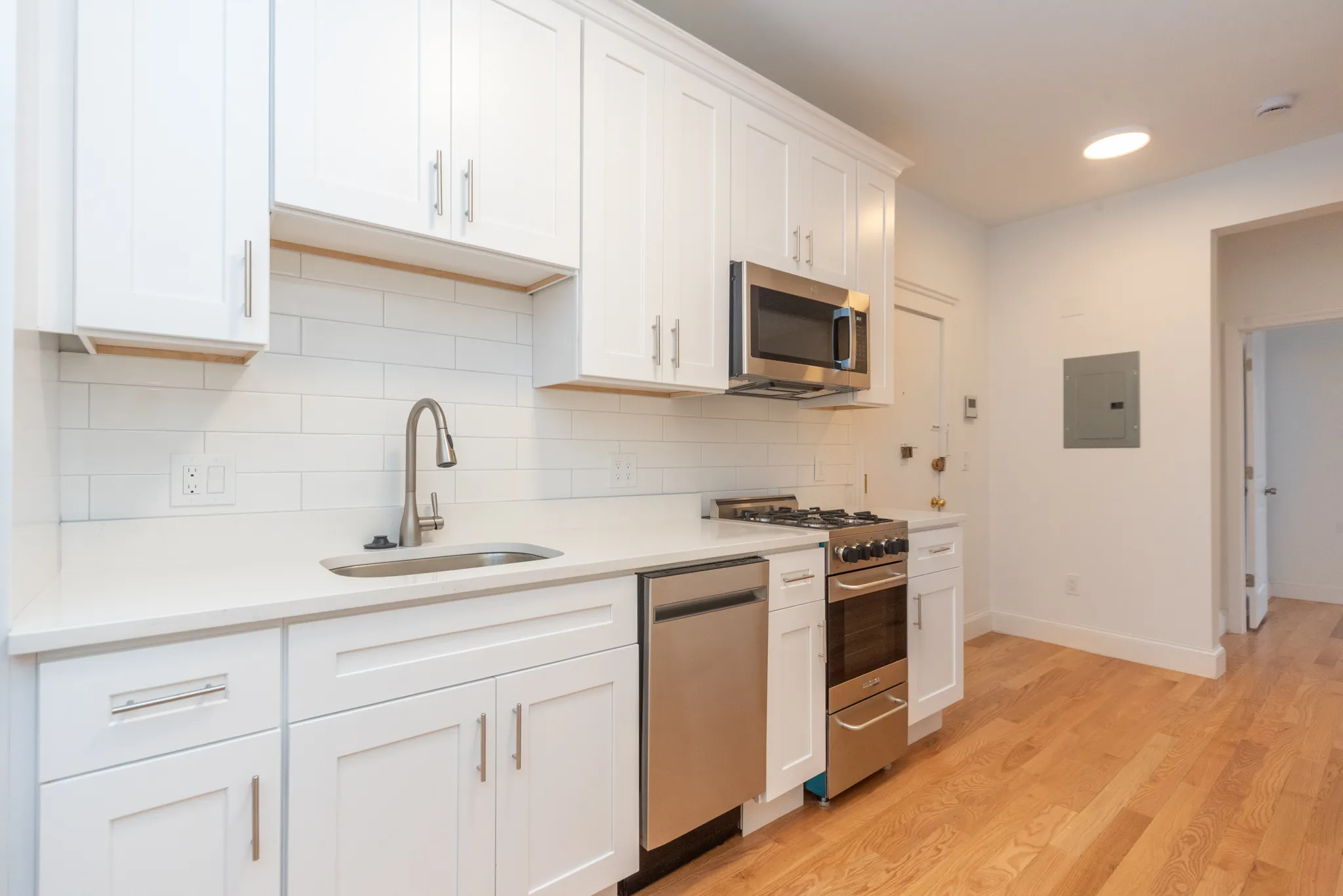 2 bed, 1.5 bath apartment for rent at 95 Park Dr Unit 6, Fenway — photo 2 of 16