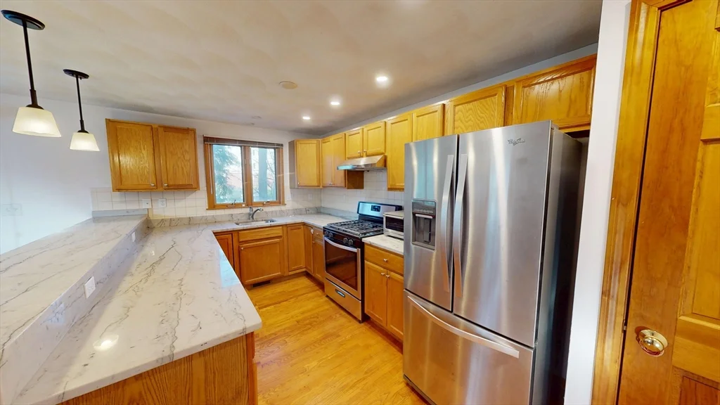 3 bed, 2 bath apartment for rent at 95 Pleasant Unit 0, Watertown — photo 4 of 18