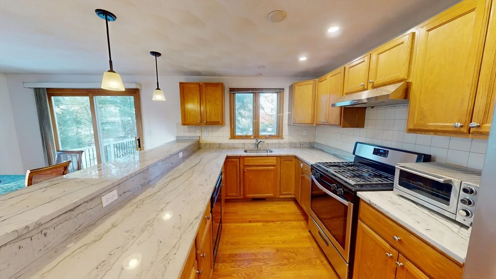 3 bed, 2 bath apartment for rent at 95 Pleasant Unit 0, Watertown — photo 3 of 18
