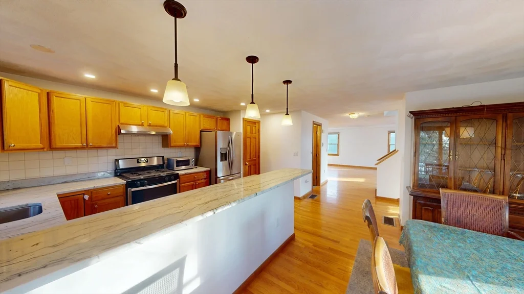 3 bed, 2 bath apartment for rent at 95 Pleasant Unit 0, Watertown — photo 6 of 18