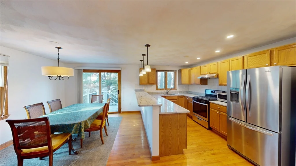 3 bed, 2 bath apartment for rent at 95 Pleasant Unit 0, Watertown — photo 8 of 18