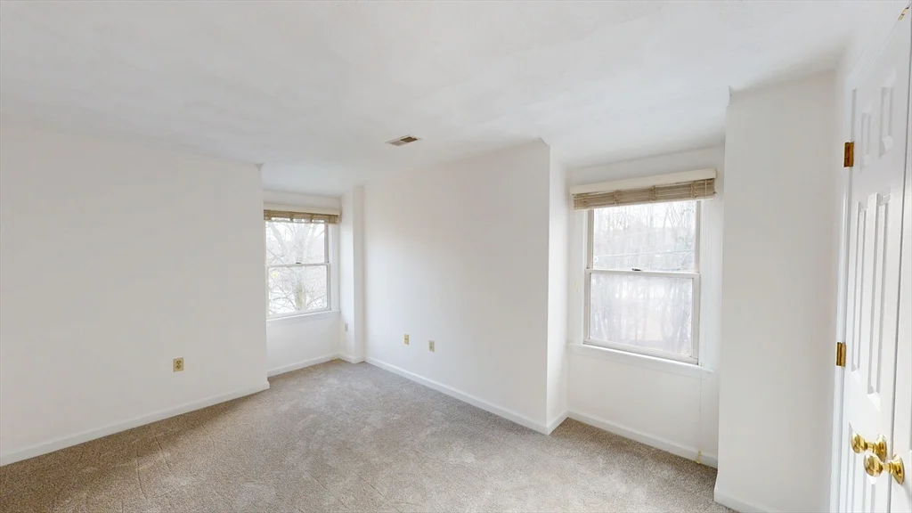 3 bed, 2 bath apartment for rent at 95 Pleasant Unit 0, Watertown — photo 16 of 18
