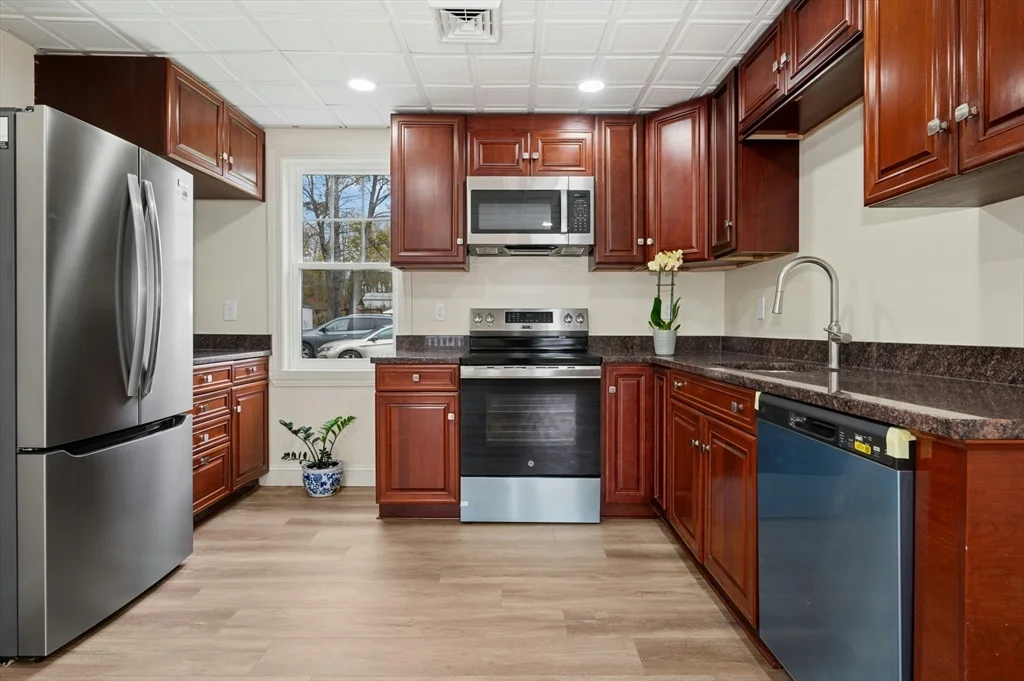 1 bed, 1 bath apartment for rent at 95 S Main St Unit 2, North Brookfield — photo 1 of 14