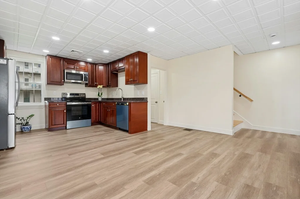 1 bed, 1 bath apartment for rent at 95 S Main St Unit 2, North Brookfield — photo 3 of 14
