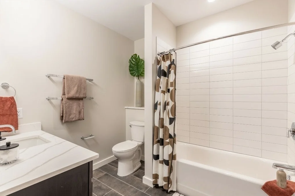 2 bed, 2 bath apartment for rent at 95 St Alphonsus St Unit 614, Boston — photo 8 of 17