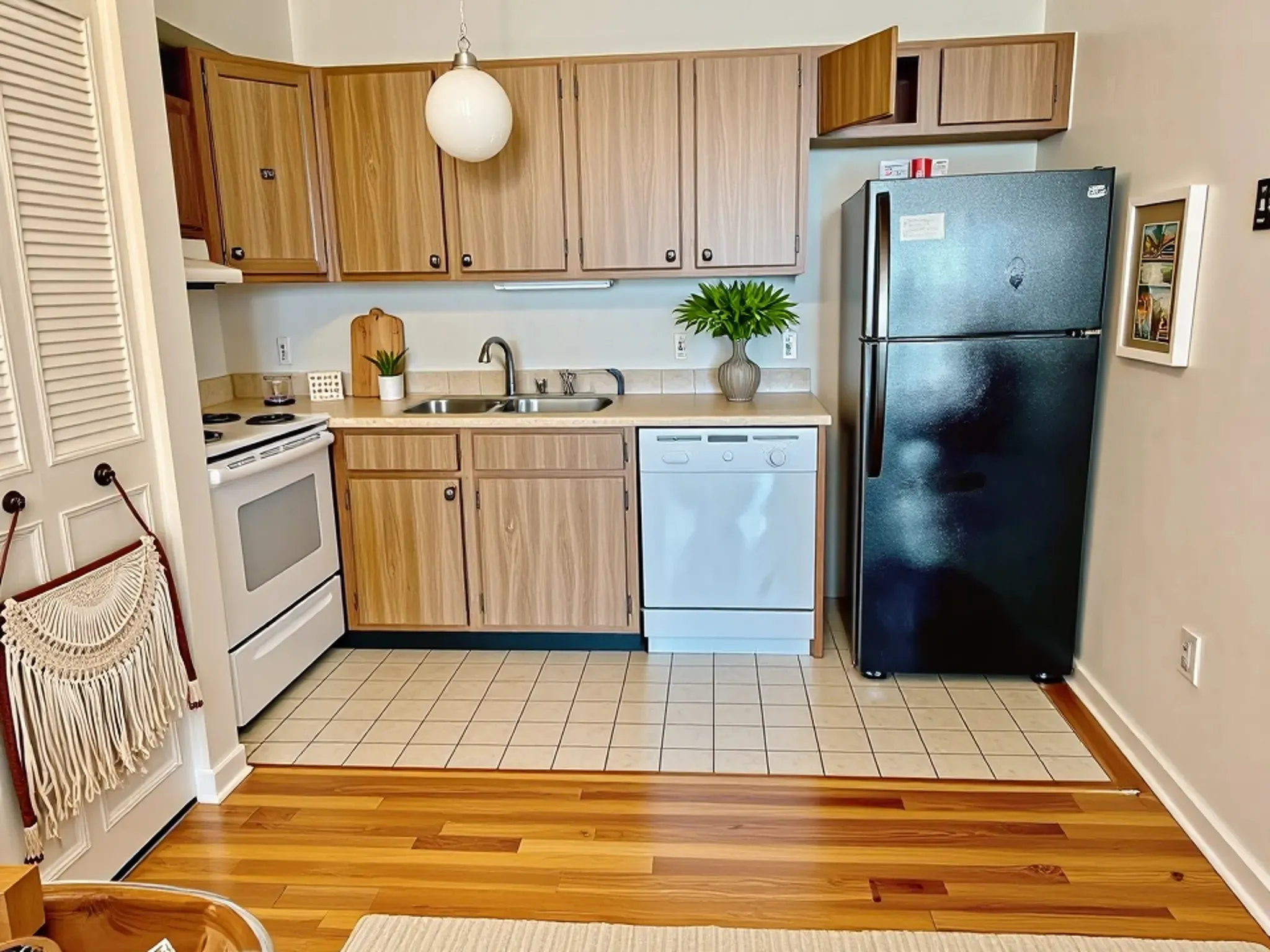 2 bed, 1 bath apartment for rent at 95 Sutherland Rd Unit 4C, Brighton — photo 3 of 28