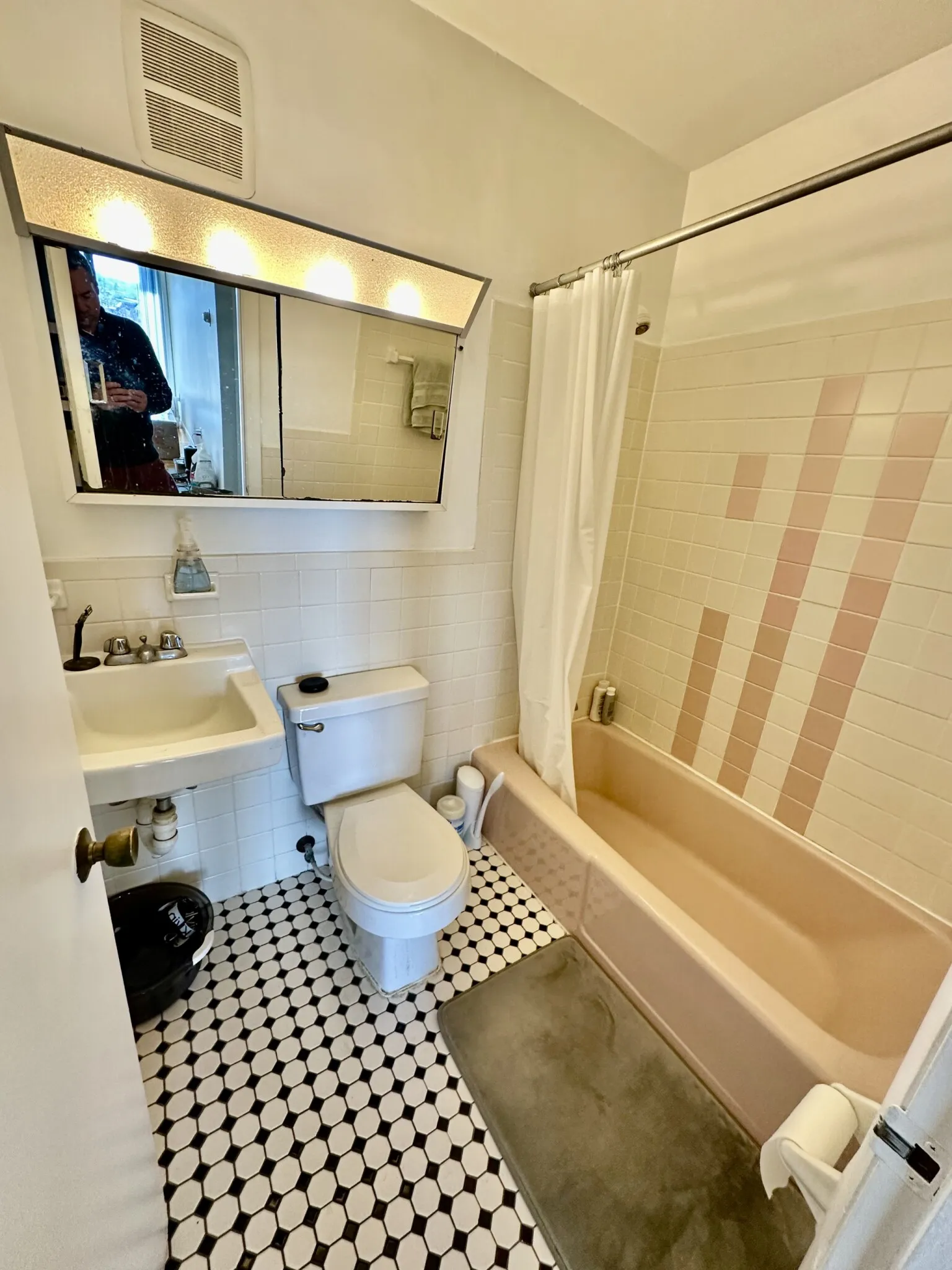 2 bed, 1 bath apartment for rent at 95 Sutherland Rd Unit 4C, Brighton — photo 18 of 28