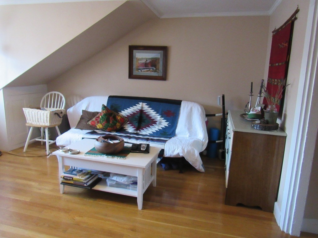 1 bed, 1 bath apartment for rent at 95 West Cedar St Unit 4, Beacon Hill — photo 3 of 6