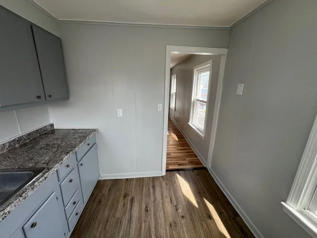 1 bed, 1 bath apartment for rent at 95 Wade St Unit 2R, Fall River — photo 2 of 6
