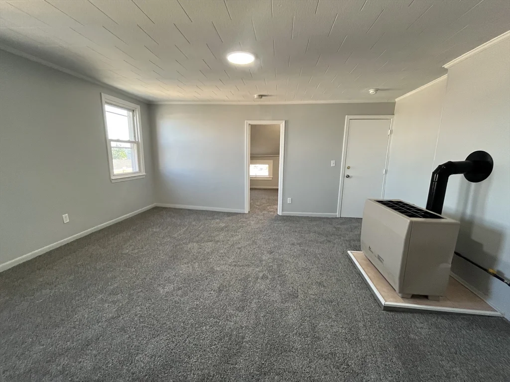 1 bed, 1 bath apartment for rent at 95 Wade St Unit 4F, Fall River — photo 1 of 12