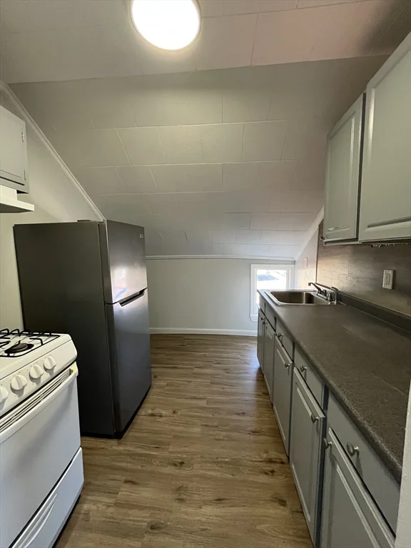 1 bed, 1 bath apartment for rent at 95 Wade St Unit 4F, Fall River — photo 4 of 12