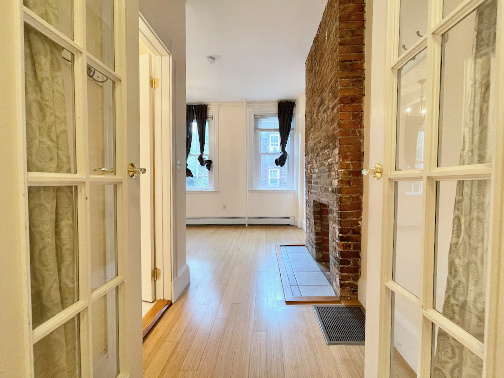 2 bed, 2 bath apartment for rent at 95 West Cedar St Unit 1, Beacon Hill — photo 4 of 21