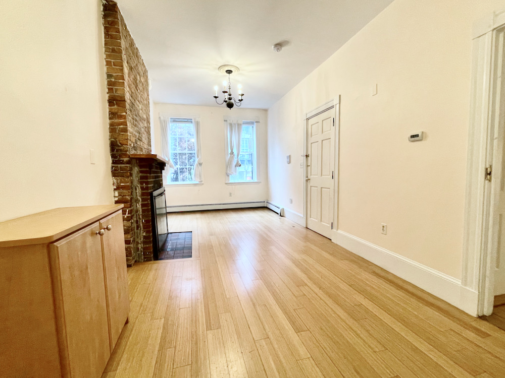 2 bed, 2 bath apartment for rent at 95 West Cedar St Unit 1, Beacon Hill — photo 3 of 21