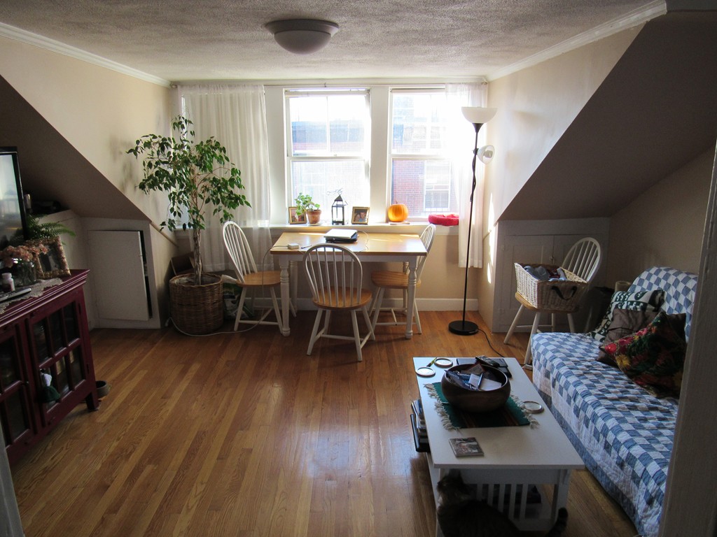 1 bed, 1 bath apartment for rent at 95 West Cedar St Unit 4, Beacon Hill — photo 1 of 6