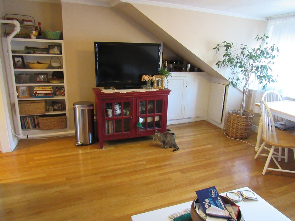 1 bed, 1 bath apartment for rent at 95 West Cedar St Unit 4, Beacon Hill — photo 2 of 6