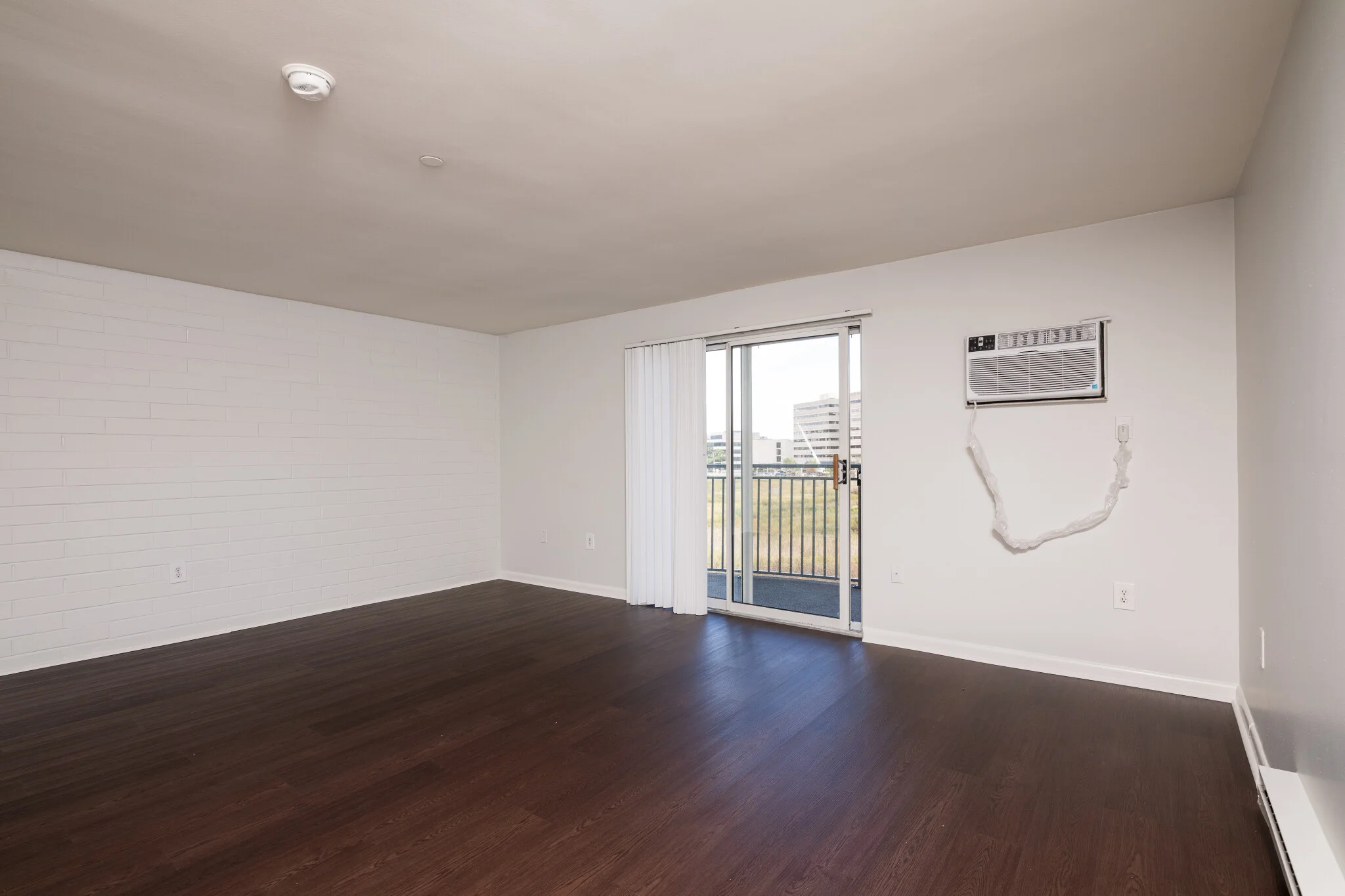 Studio bed, 1 bath apartment for rent at 95 West Squantum St Unit 311, Quincy — photo 3 of 4